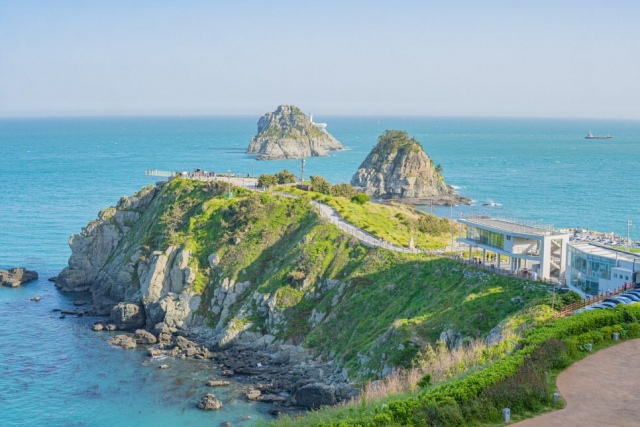 부산시는 29일‘2040 도시기본계획안’을 발표했다. 이에 따라 오륙도(사진)와 삼락생태공원, 유엔평화공원 일대가 국가도시공원 지정이 추진된다. 부산일보DB