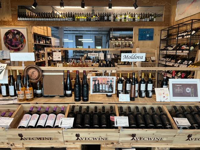 ‘아베크와인365’는 유럽 와인은 물론 세계 곳곳에 숨어 있는 좋은 와인들을 소개한다. /아베크와인365 제공/