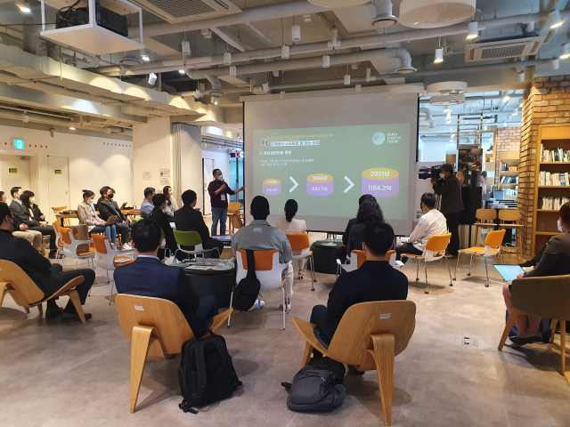 31일 오후 부산 해운대구 창조경제혁신센터에서 제1회 ‘전지적 지역 스타트업 시점’ 행사가 열렸다. 부산 스타트업 대표, 액셀러레이터 등 80여 명이 모여 성황을 이뤘다. 조영미 기자