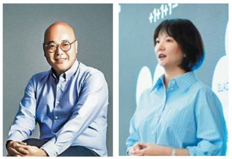 ‘코로나 특수’를 누렸던 IT 공룡 기업들이 결정적인 사업환경 변화를 맞게 됐다. 사진은 카카오 남궁훈(왼쪽) 대표와 네이버 최수연 대표. 카카오·네이버 제공