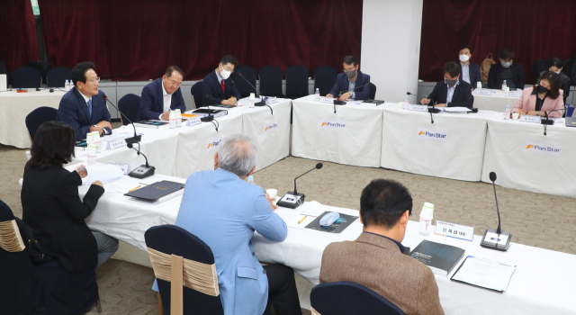 ‘2022 제 16회 세계해양포럼 기획위원회 발대식’이 21일 오후 부산 중구 팬스타그룹 회의실에서 열렸다. 정종회 기자 jjh@