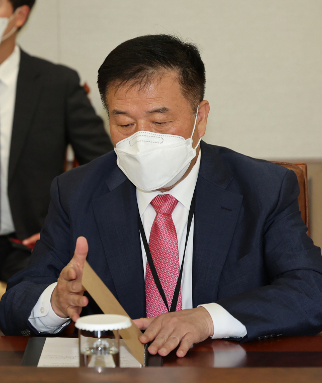 11일 윤석열 대통령 주재 첫 수석비서관회의에 참석한 이진복 정무수석. 연합뉴스