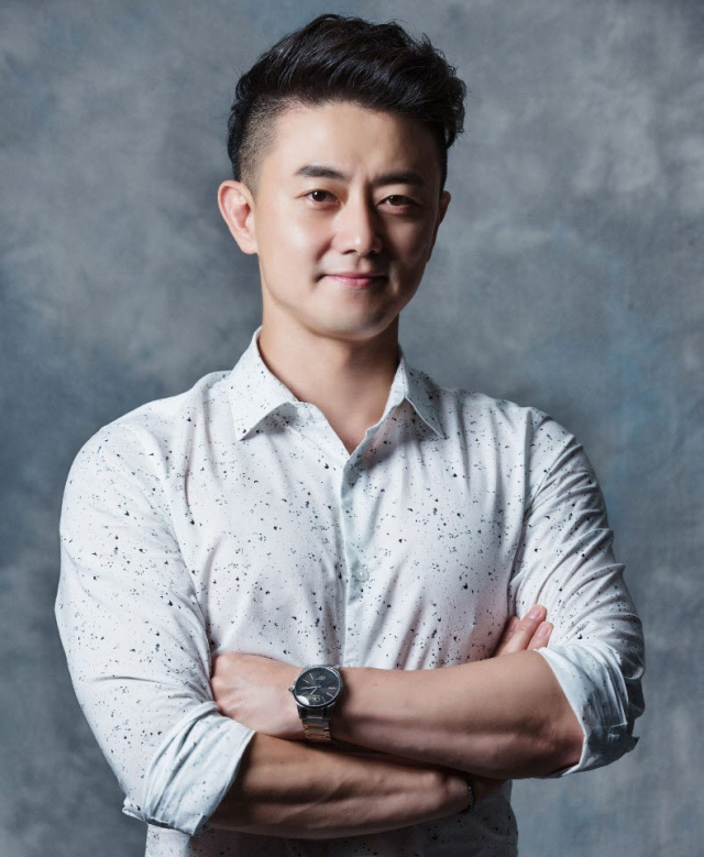 LG유플러스가 SK텔레콤에서 영입한 디지털 광고, 전자상거래 전문가를 ‘광고사업단장’으로 임명했다. 사진은 광고사업단장으로 선임된 김태훈 상무. LG유플러스 제공.