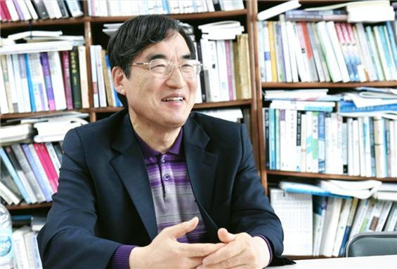 부산여해재단 이순신학교 남송우 교장