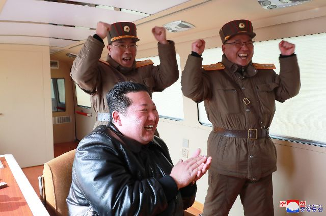 북한 김정은 국무위원장. 조선중앙통신 보도 화면. 연합뉴스