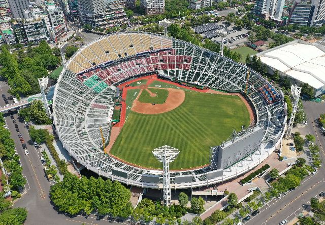 부산 동래구 사직야구장. 부산일보DB