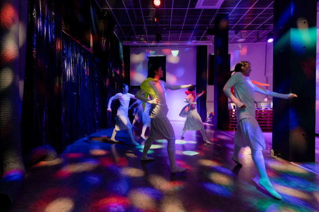 이팝댄스컴퍼니 '초량캬바레' 공연 장면. 문화예술 플랜비 제공