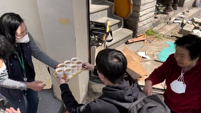 커피 잘 마셨습니다 할머니. '빨래방 하길 잘했다'고 생각하게 해주셔서 감사합니다.
