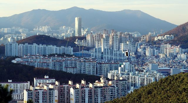 부산 남구 대연동 일대 아파트 전경. 부산일보DB