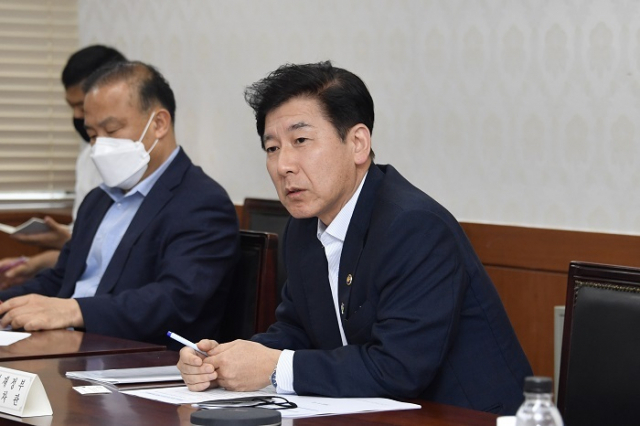 최상대 기획재정부 차관이 13일 광화문 정부서울청사에서 열린 '예타제도 개편 관련 전문가 간담회'를 주재하며 모두발언을 하고 있다. 기재부 제공