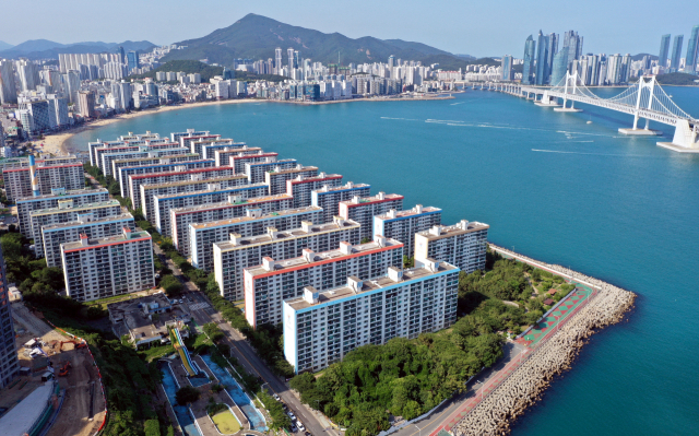 평당 5000만 원이 넘는 후분양이 예상되는 남천삼익비치. 정종회 기자 jjh@