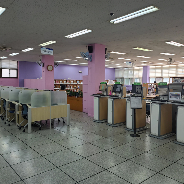 이번에 새로 단장된 부전도서관 디지털열람실. 부전도서관 제공