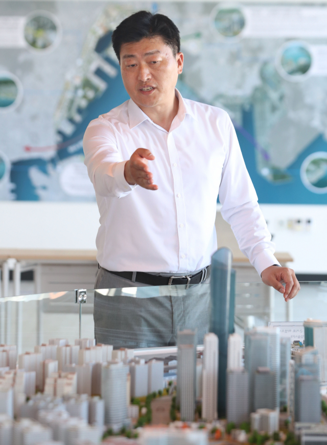 부산항북항통합개발추진단 남재헌 단장 정대현 기자 jhyun@