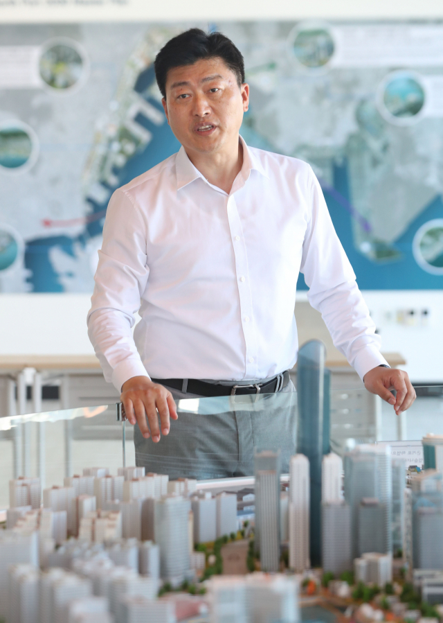 부산항북항통합개발추진단 남재헌 단장 정대현 기자 jhyun@