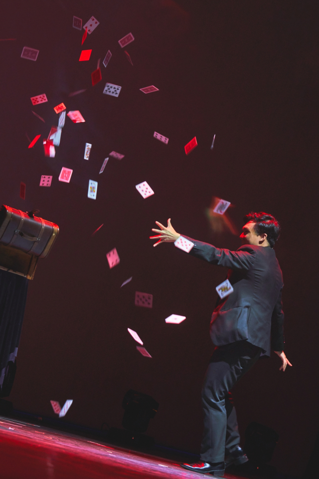 지난해 도기문의 버라이어티 원맨쇼 공연 장면. 부산국제매직페스티벌 제공