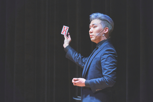 2021년 김현준 마술사가 렉처를 진행하고 있다. 부산국제매직페스티벌 제공