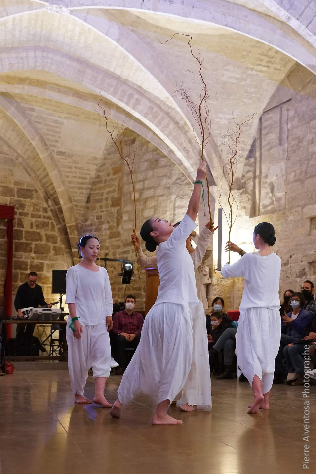 2021년 프랑스에서 열린 한·불 공동 협력 프로젝트 공연의 한 장면. 신은주무용단 제공
