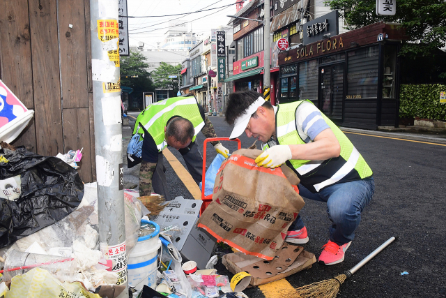 장준용 동래구청장, 명륜1번가 환경정비 활동