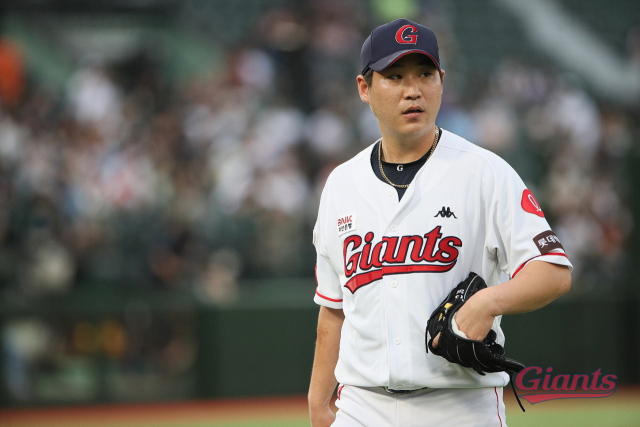 롯데 자이언츠 투수 이인복은 시즌 8승을 달성하며 팀 내 다승 1위에 올라있다. 롯데 자이언츠 제공