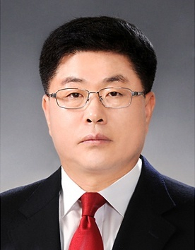 김영득 부산항만산업총연합회 회장.