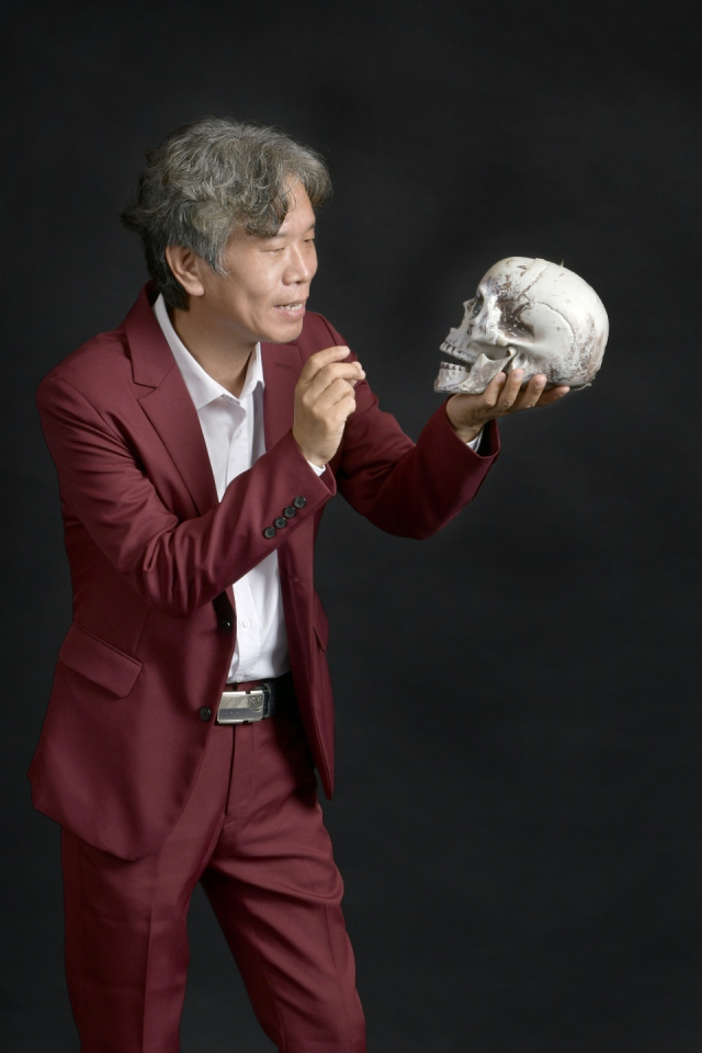 '백조의 노래' A팀 노배우 역을 맡은 박호천 배우. 부두연극단 제공