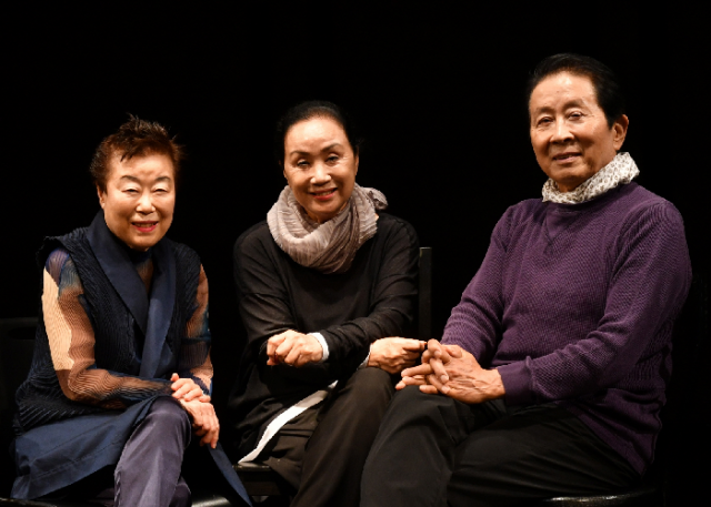 '면벽'에 출연하는 배정혜, 김매자, 국수호(왼쪽부터) 명인. 창무예술원 제공