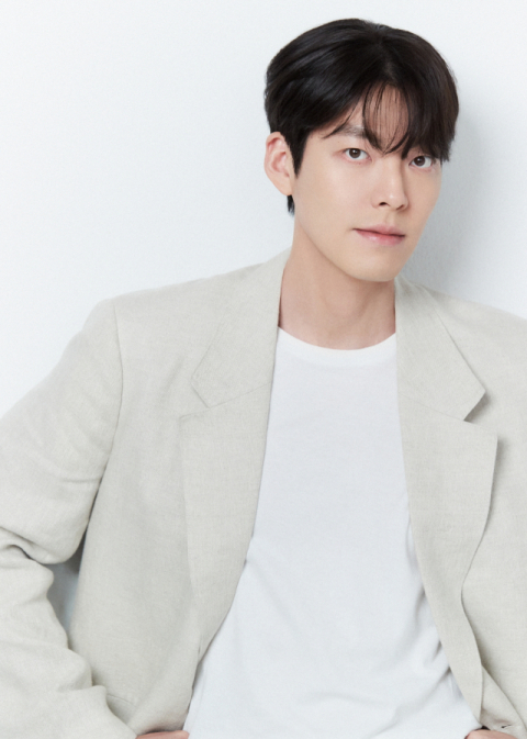 김우빈은 2013년 스크린에 발을 디딘 후 주연급 스타로 단숨에 올라 대중을 만나왔다. 하지만 2017년 비인두암 진단을 받으며 연예 활동을 중단했다. 에이엠엔터테인먼트 제공