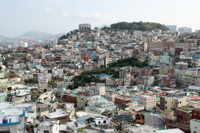 부산 동구 산복도로 전경. 부산일보DB