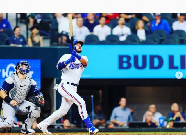 롯데 자이언츠는 20일 새 외국인 타자 젝 조셉 렉스를 영입했다고 공식 발표했다. 젝 렉스는 올 시즌 미국 MLB 텍사스 레인저스 외야수로 활약했다. 젝 렉스 인스타그램 캡처