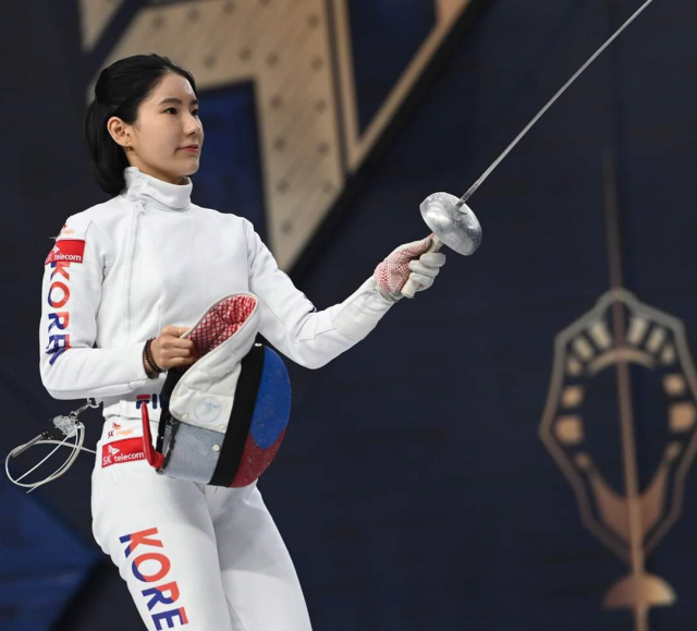 펜싱 세계선수권대회 에페 종목에서 한국 선수로는 20년 만에 금메달을 목에 건 부산시청 소속 송세라. 부산시체육회 제공