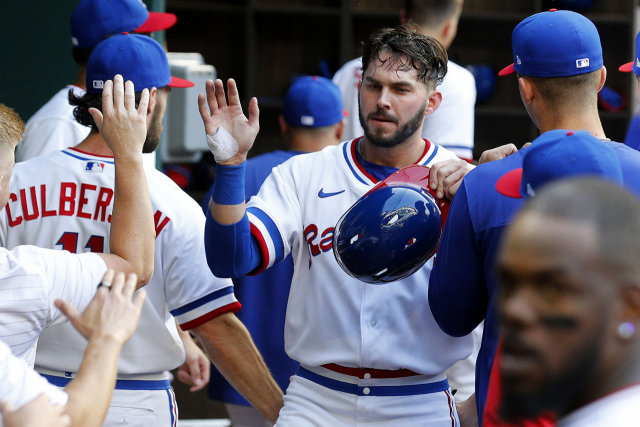 롯데 자이언츠 새 외국인 타자 잭 렉스는 올 시즌 미국 메이저리그 텍사스 레인저스와 레인저스 산하 트리플A 팀에서 활약했다. 올 시즌 트리플 A에서 3할이 넘는 타율을 기록하며 좋은 콘택트 능력을 갖춘 것으로 평가받고 있다. AFP연합뉴스