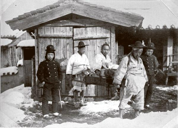 19세기는 지난한 과정을 통해 한국사에서 인민이 탄생한 세기였다. 동학농민전쟁의 녹두장군 전봉준이 압송되는 장면. 부산일보DB