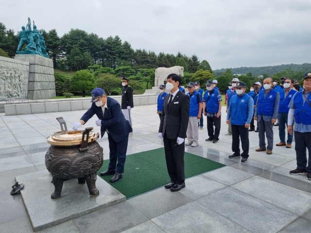 대한민국고엽제전우회 부산지부 기장군지회, 국립대전현충원 참배
