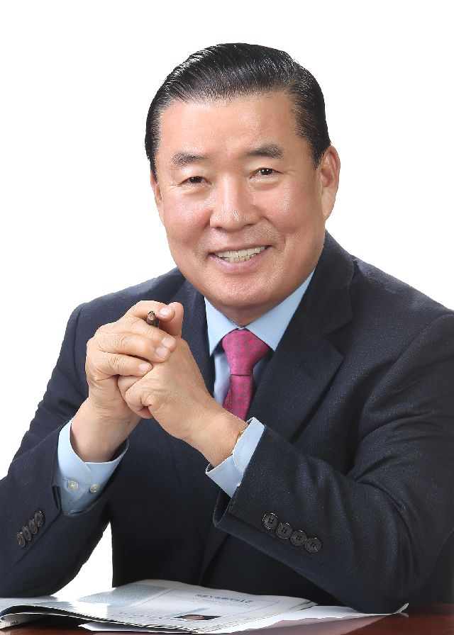 신한춘 한국자유총연맹 부산시지부 신임 회장.