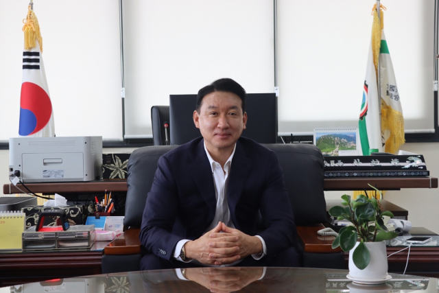 박병근 부산항운노조 신임 위원장.