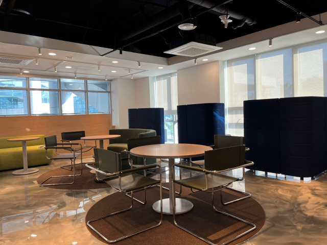 부산 해운대구 영상산업센터 5층 개방형 업무 공간. 부산영상위원회 제공