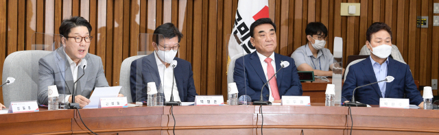 국민의힘 권성동 당대표 직무대행 겸 원내대표가 27일 국회에서 열린 국민의힘-부산-울산-경남 예산정책협의회에서 발언하고 있다. 김종호 기자 kimjh@