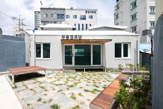 'HOPE with HUG 프로젝트' 제49호로 신축한 부용경로당 전경. 부산건축제 제공