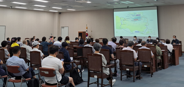 지난달 29일 오후 3시 부산시의회 대회의실에서 대저대교 최적 노선을 위한 범시민토론회가 열렸다. 탁경륜 기자 takk@