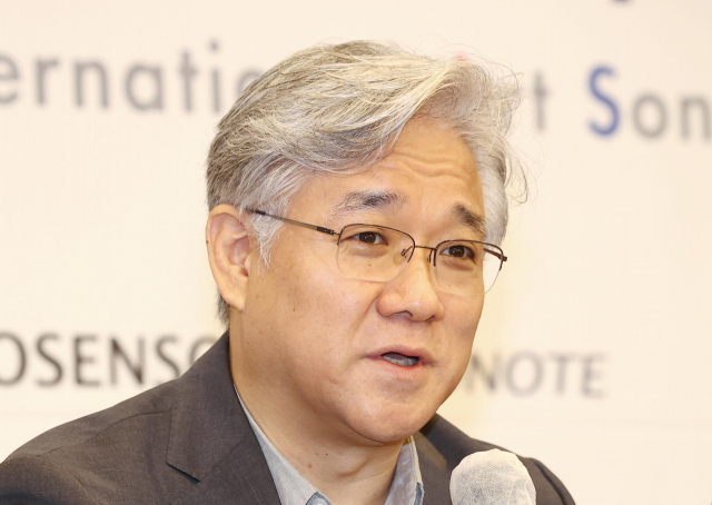 ‘부산국제예술가곡축제’의 상임고문을 맡은 세계적인 성악가 연광철. 연합뉴스