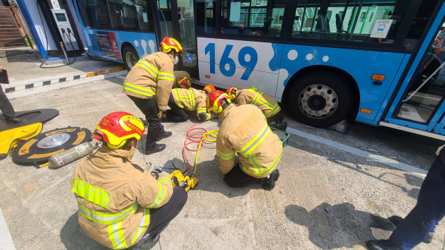 부산진소방서, 교통사고 인명구조 훈련 실시