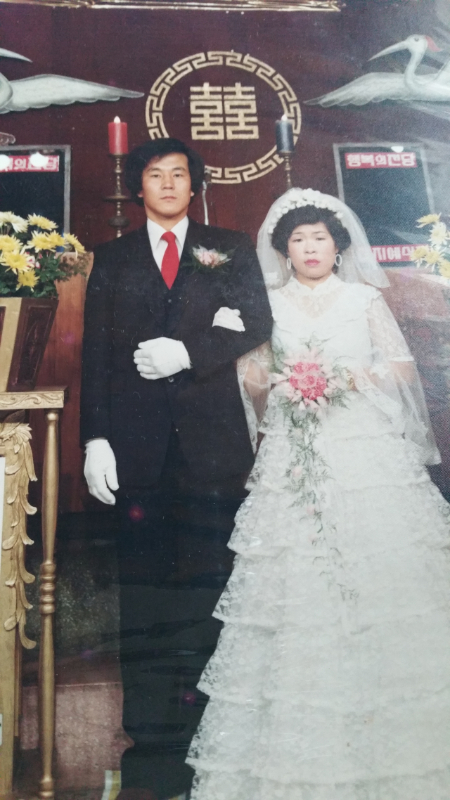 24살. 부연 씨는 남편과 결혼해 평생을 살게 된 산복도로로 왔다.