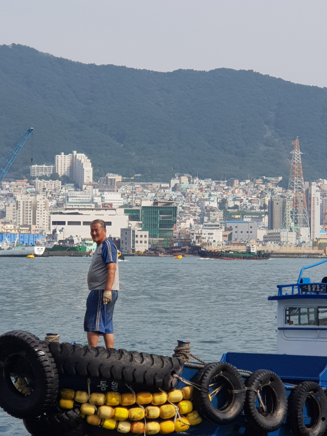 남편은 배를 타다가 좋은 풍경이 보이면 부연 씨에게 영상통화를 건다.