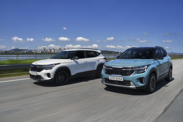 기아 소형 SUV(스포츠유틸리티차량) ‘셀토스’의 상품성 개선 모델 ‘더 뉴 셀토스’ 주행모습. 기아 제공