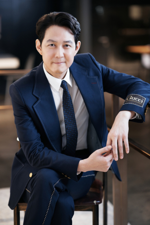 이정재 감독은 넷플릭스 오리지널 ‘오징어게임’으로 다음 달 열리는 미국 에미상 비영어권 작품 남우주연상 후보에도 올라있다. 메가박스중앙플러스엠 제공