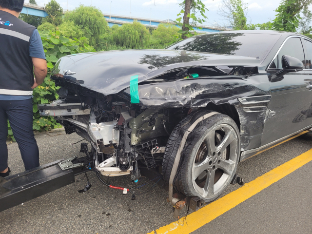 9일 오전 6시 35분 부산 북구 제2낙동대교에서 5중 추돌 사고가 발생했다. 부산경찰청 제공