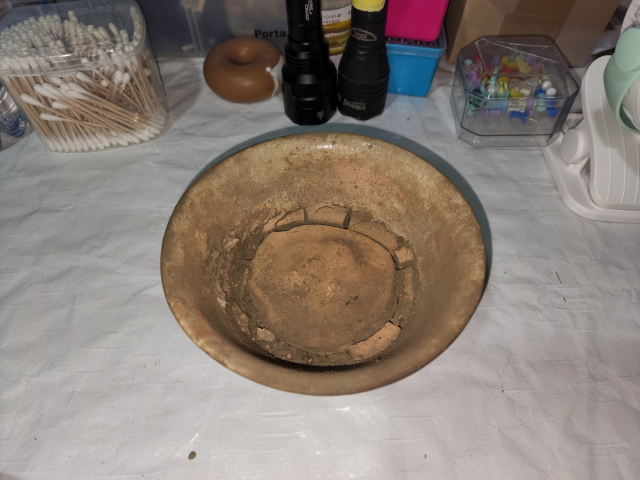 통도사 대광명전에서 발견된 조선시대 채기(물감 그릇). 통도사 제공