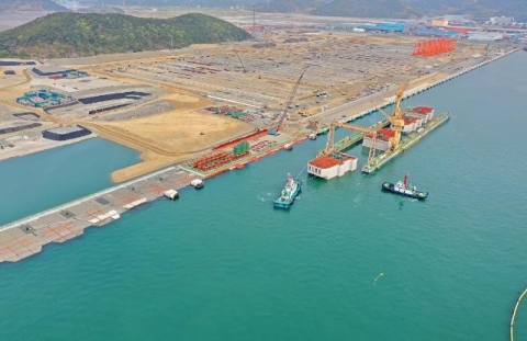 부산항 신항 2-6단계 부두. 부산항만공사 제공