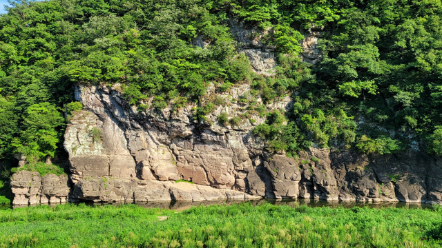 국보 제285호 울주 대곡리 반구대 암각화.