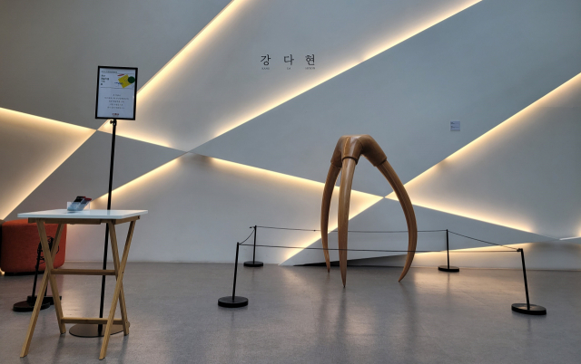 영화의전당에 전시된 강다현 작가의 작품. 부산문화재단 제공